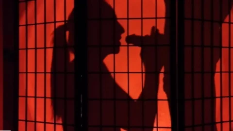 Christina Khalil mamada opaca con vídeo CIM
