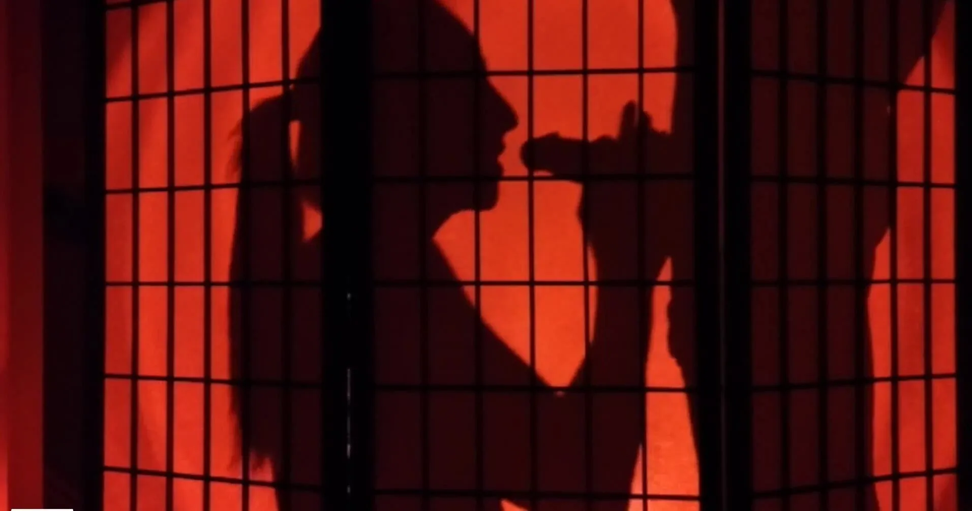 Christina Khalil mamada opaca con vídeo CIM