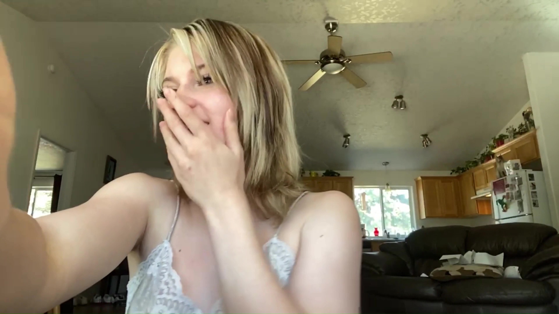 Fancylittlefork tímido streamer flashes tetas video prohibido