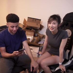 Leena Xu TSM UPSKIRT FLASHING BATIES VIDEO