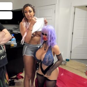 Streamer Levanta la parte superior muestra accidentalmente tetas