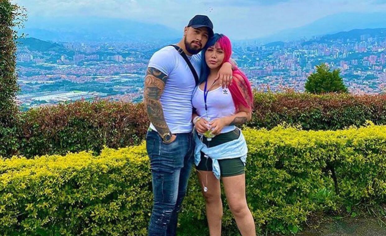 Vídeo porno de Yina Calderón en un edificio