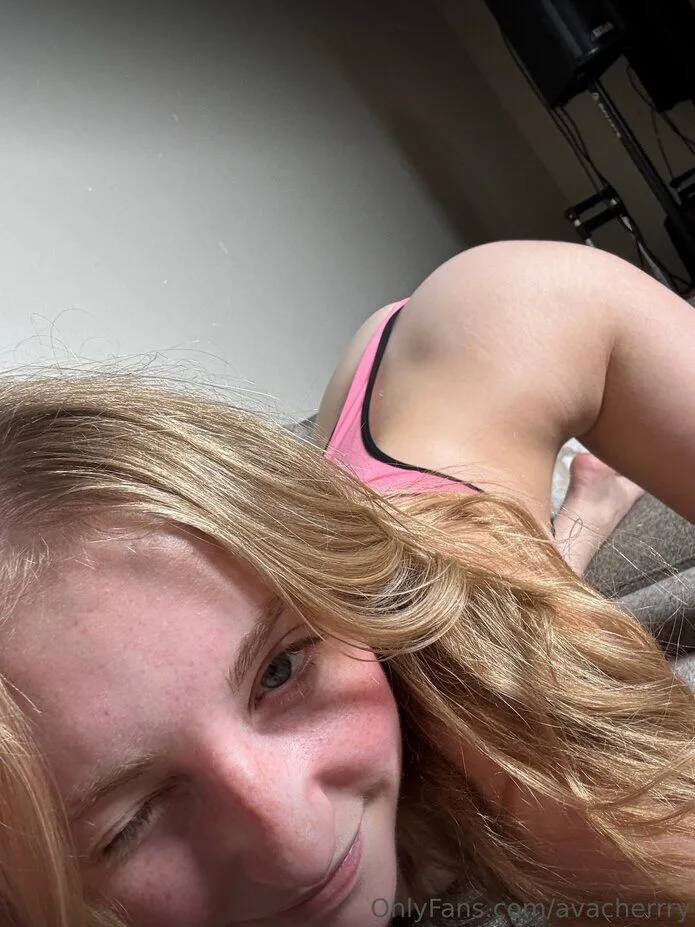 Ava Cherry juega con juguetes Tráiler exclusivo