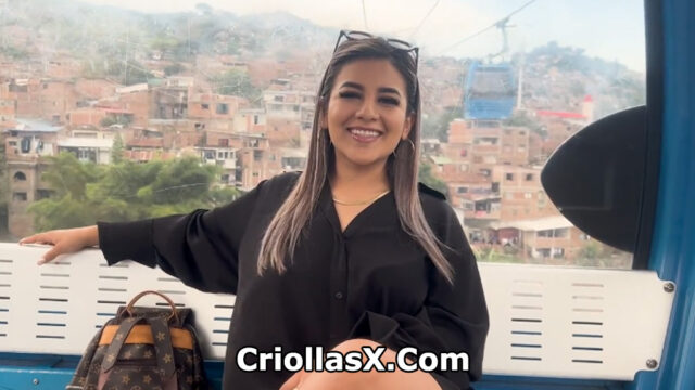 NatyDelgado colombiana tiene sexo en MetroCable para Onlyfans Colombia