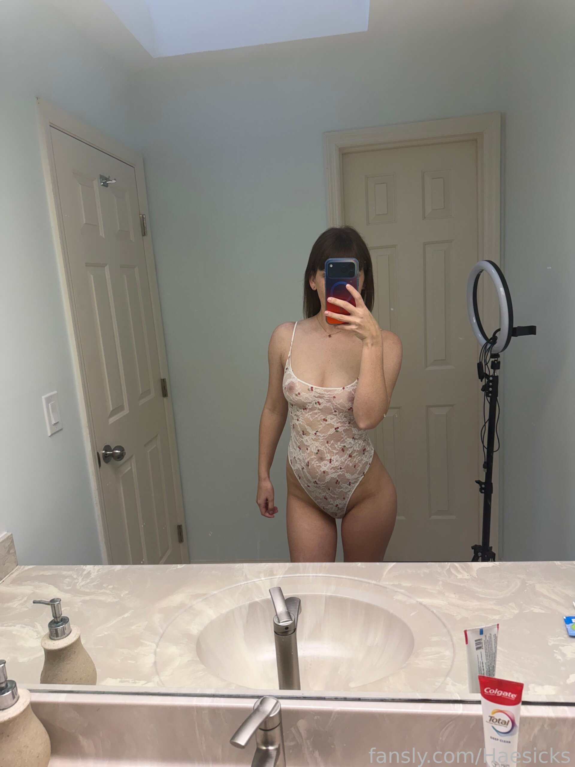 Fotos filtradas de lencerĂa transparente en topless de Haesicks Onlyfans