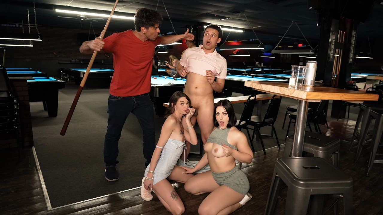 Una noche de juegos en la sala de billar le proporciona una inesperada diversión sexual furtiva