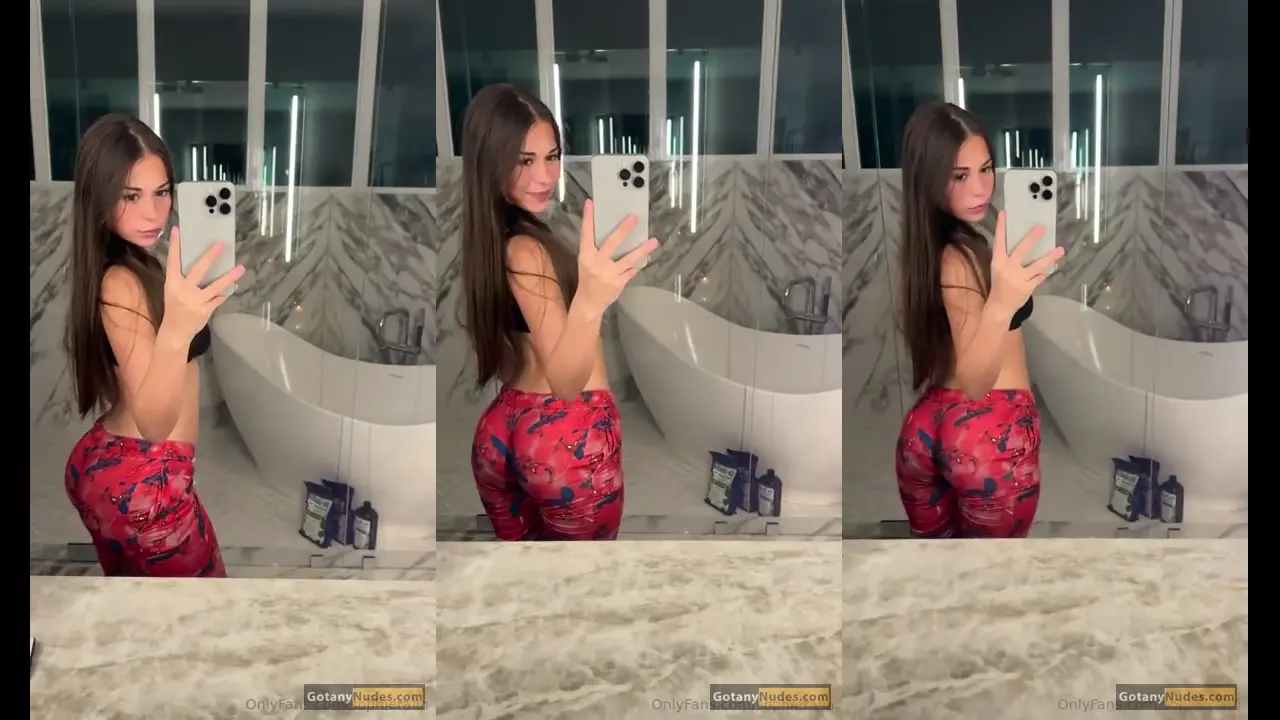 Sexy Sophieraiin Topless Content Video
