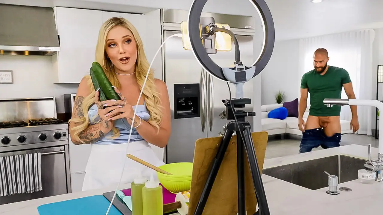 Talented cook takes her lover’s cucumber for a ride, shaking her big butt
