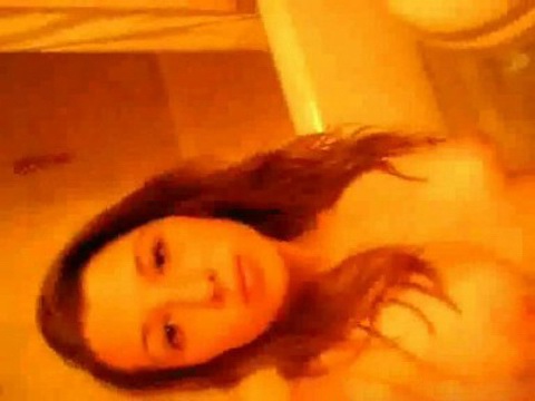 Amateur video of naked girl who fucks her twat